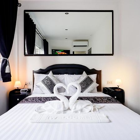 Thonglor Suites Hotel Bangkok Bagian luar foto
