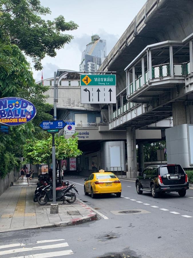 Thonglor Suites Hotel Bangkok Bagian luar foto