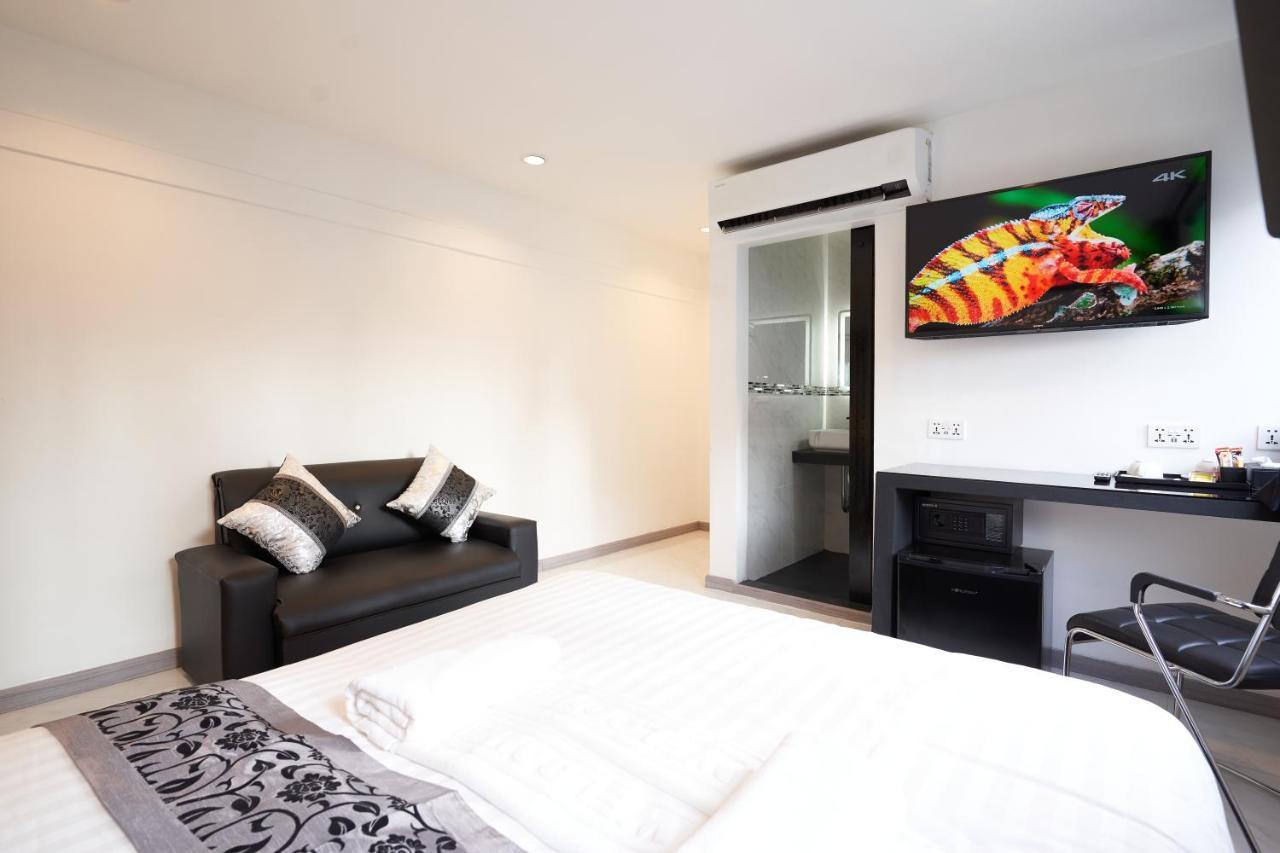 Thonglor Suites Hotel Bangkok Bagian luar foto