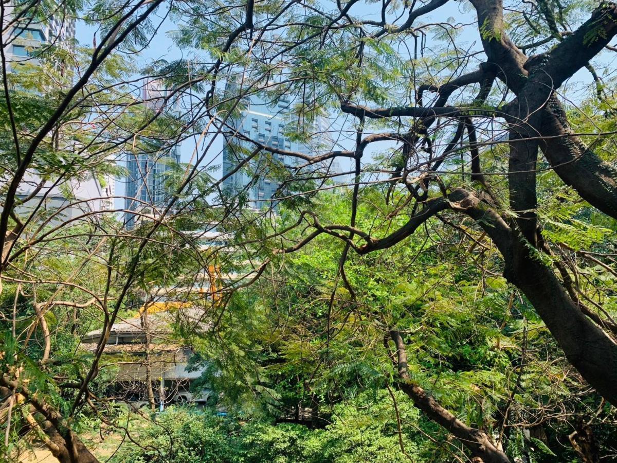 Thonglor Suites Hotel Bangkok Bagian luar foto
