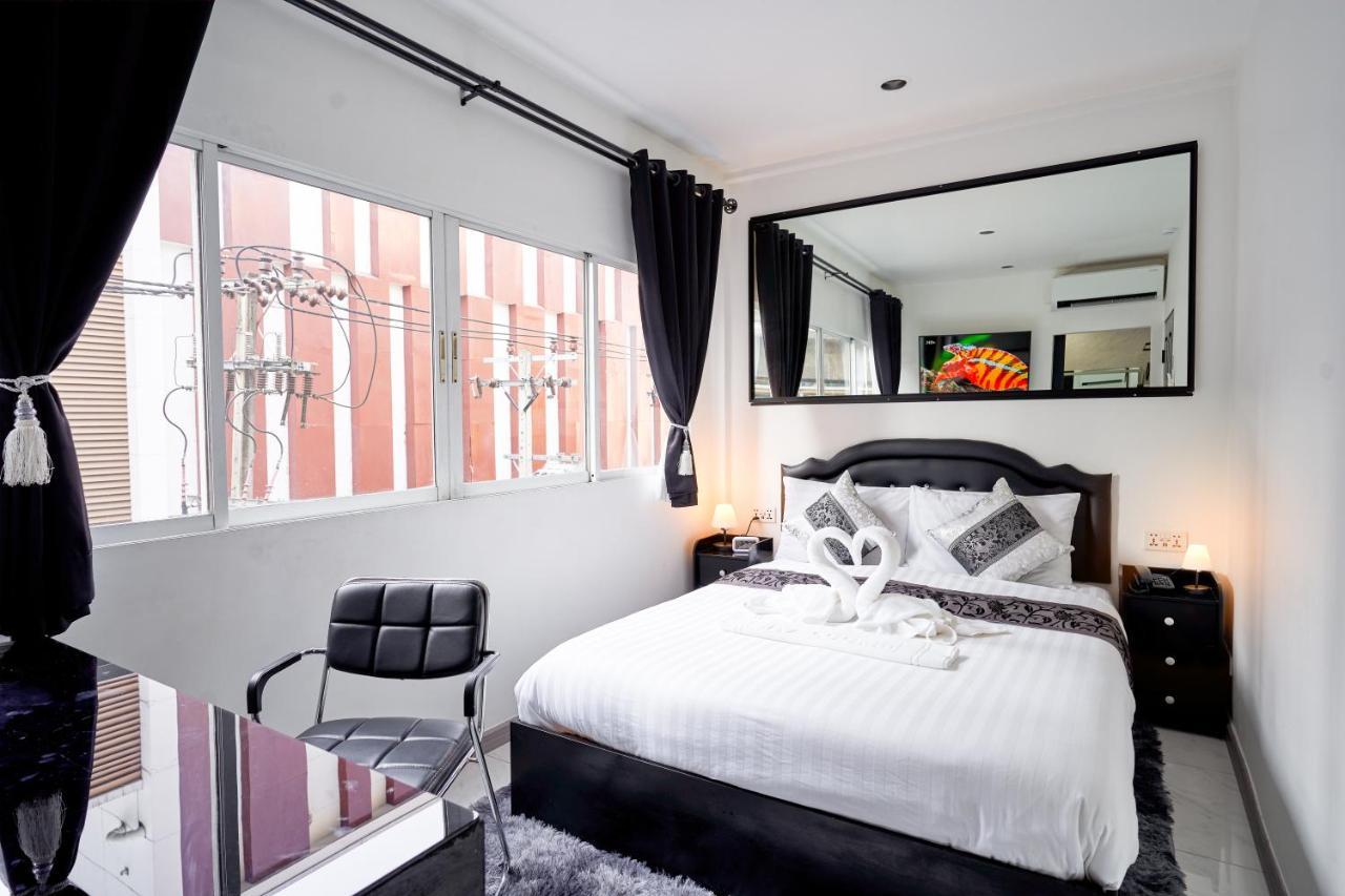 Thonglor Suites Hotel Bangkok Bagian luar foto