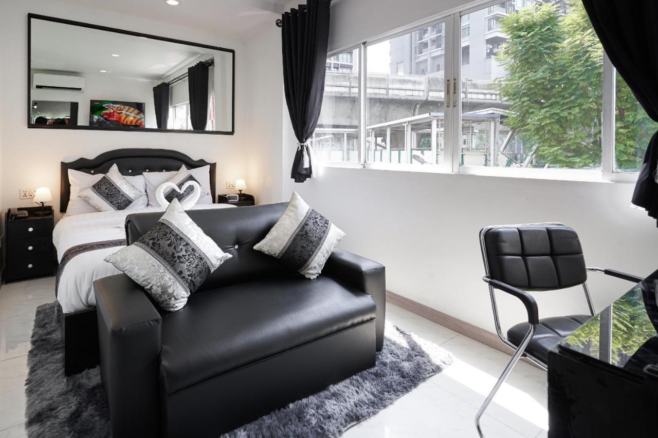 Thonglor Suites Hotel Bangkok Bagian luar foto