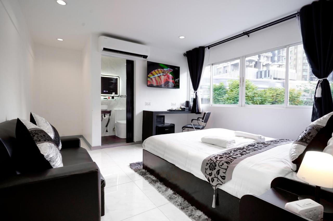 Thonglor Suites Hotel Bangkok Bagian luar foto