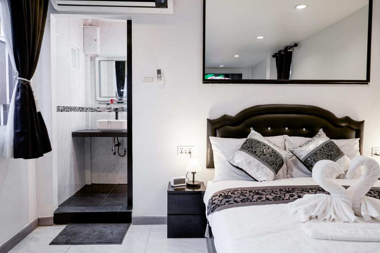 Thonglor Suites Hotel Bangkok Bagian luar foto