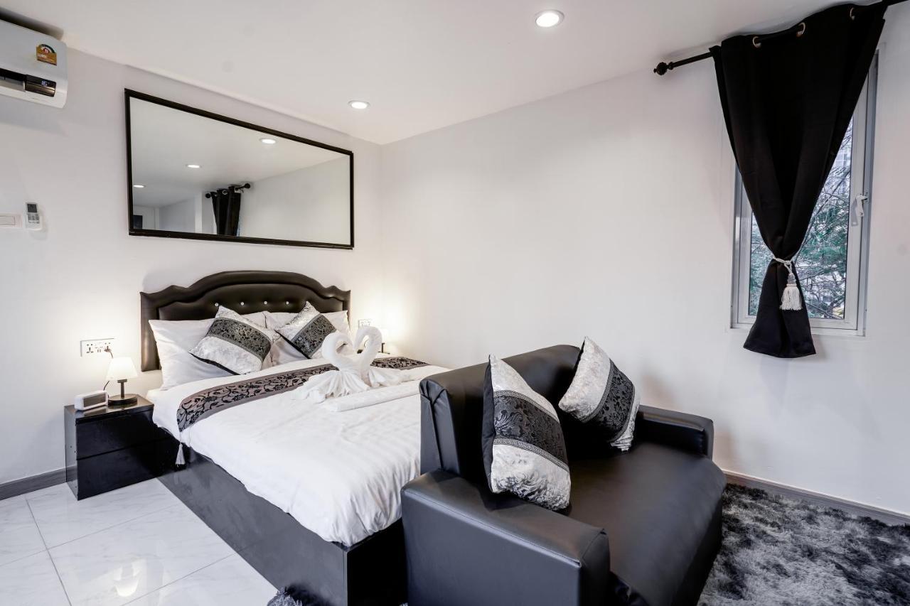 Thonglor Suites Hotel Bangkok Bagian luar foto